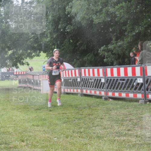 21.06.2025 - 27. Vierlanden-Triathlon KatJ http://msf.ph/oto/8037578 15.06.2025 14:18:53 Ziel 1196 meine-sportfotos.de