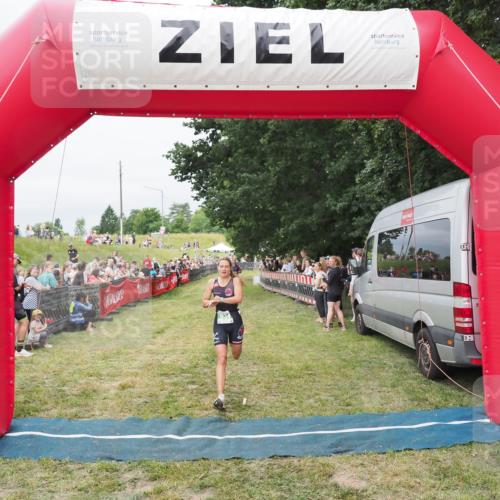 21.06.2025 - 27. Vierlanden-Triathlon MichiJ http://msf.ph/oto/8037595 15.06.2026 13:12:42 Ziel 934 meine-sportfotos.de