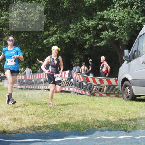 21.06.2025 - 27. Vierlanden-Triathlon KatJ http://msf.ph/oto/8037651 15.06.2025 11:28:59 Schwimmen  meine-sportfotos.de