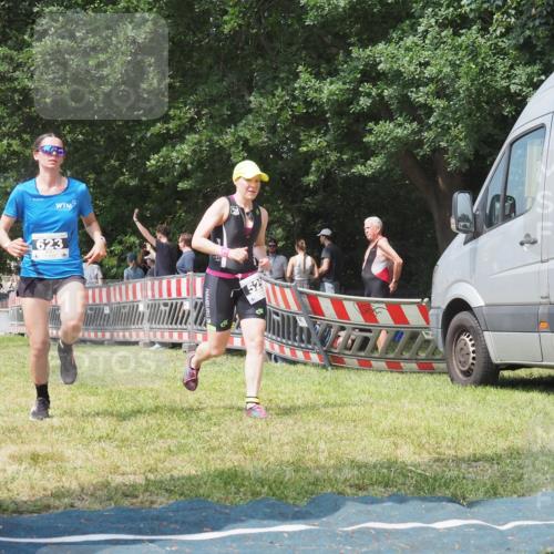 21.06.2025 - 27. Vierlanden-Triathlon KatJ http://msf.ph/oto/8037667 15.06.2025 11:29:00 Schwimmen  meine-sportfotos.de