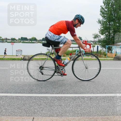 15.06.2025 - 27. Vierlanden-Triathlon H.Heesch http://msf.ph/oto/8037668 15.06.2025 10:53:04 Radfahren 399, 615 meine-sportfotos.de