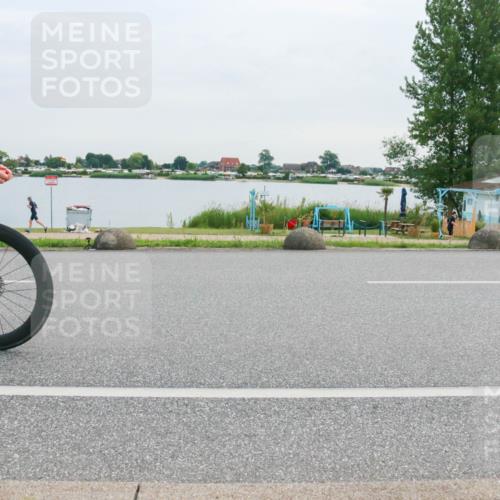 15.06.2025 - 27. Vierlanden-Triathlon H.Heesch http://msf.ph/oto/8037683 15.06.2025 10:53:09 Radfahren 247, 391, 399, 587 meine-sportfotos.de