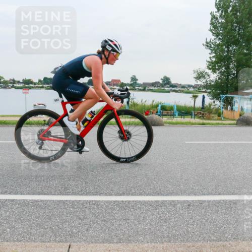 15.06.2025 - 27. Vierlanden-Triathlon H.Heesch http://msf.ph/oto/8037691 15.06.2025 10:53:11 Radfahren 247, 391, 587 meine-sportfotos.de