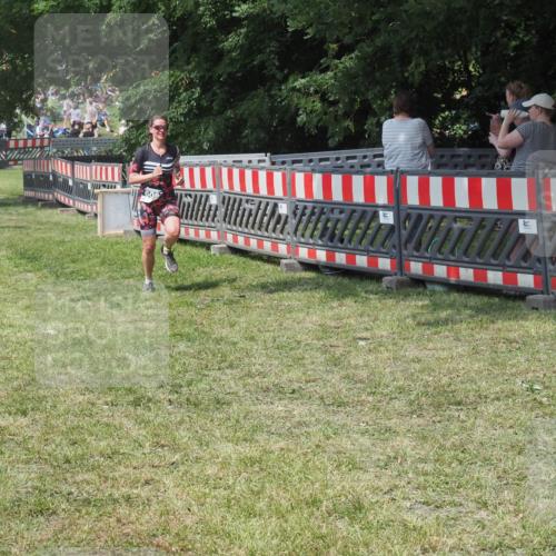 21.06.2025 - 27. Vierlanden-Triathlon KatJ http://msf.ph/oto/8037712 15.06.2025 11:30:37 Schwimmen 910 meine-sportfotos.de