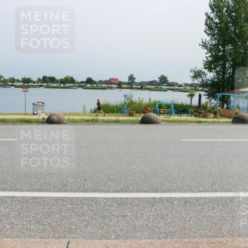 21.06.2025 - 27. Vierlanden-Triathlon H.Heesch http://msf.ph/oto/8037735 15.06.2025 11:47:32 Radfahren 684, 934 meine-sportfotos.de