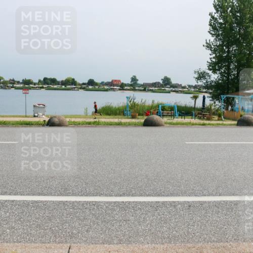 21.06.2025 - 27. Vierlanden-Triathlon H.Heesch http://msf.ph/oto/8037739 15.06.2025 11:47:32 Radfahren 684, 934 meine-sportfotos.de