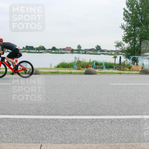 15.06.2025 - 27. Vierlanden-Triathlon H.Heesch http://msf.ph/oto/8037743 15.06.2025 10:53:20 Radfahren 143, 169, 609 meine-sportfotos.de