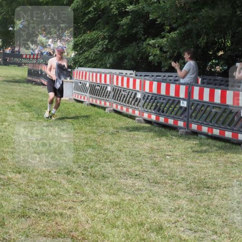 21.06.2025 - 27. Vierlanden-Triathlon KatJ http://msf.ph/oto/8037744 15.06.2025 11:30:41 Schwimmen 910 meine-sportfotos.de