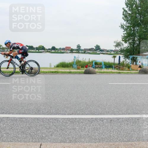 15.06.2025 - 27. Vierlanden-Triathlon H.Heesch http://msf.ph/oto/8037759 15.06.2025 10:53:21 Radfahren 143, 169 meine-sportfotos.de