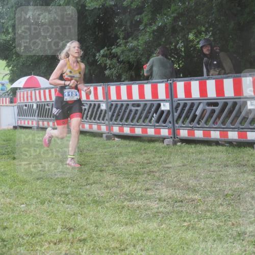 21.06.2025 - 27. Vierlanden-Triathlon KatJ http://msf.ph/oto/8037762 15.06.2025 14:19:20 Ziel 1181, 1203 meine-sportfotos.de