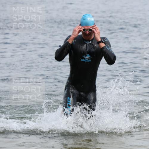 21.06.2025 - 27. Vierlanden-Triathlon Lena Gebhardt http://msf.ph/oto/8037765 15.06.2025 12:07:05 Schwimmen 1018, 1024, 1025, 1026 meine-sportfotos.de