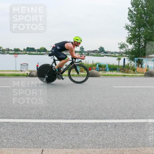 15.06.2025 - 27. Vierlanden-Triathlon H.Heesch http://msf.ph/oto/8037800 15.06.2025 10:53:40 Radfahren 70, 113, 181, 201, 290 meine-sportfotos.de