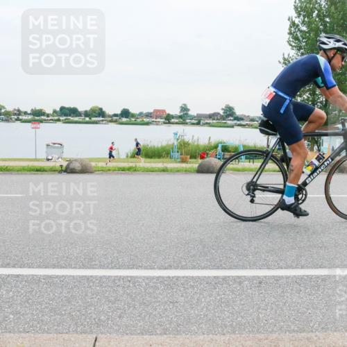 15.06.2025 - 27. Vierlanden-Triathlon H.Heesch http://msf.ph/oto/8037810 15.06.2025 10:53:40 Radfahren 70, 113, 181, 201, 290 meine-sportfotos.de