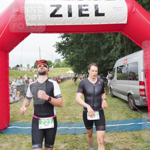 21.06.2025 - 27. Vierlanden-Triathlon MichiJ http://msf.ph/oto/8037816 15.06.2026 13:13:30 Ziel 723, 761 meine-sportfotos.de