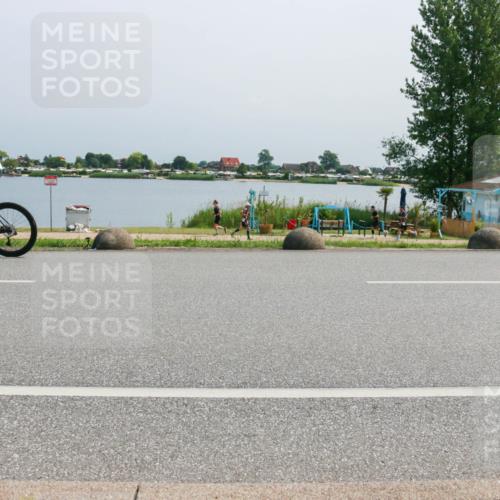 21.06.2025 - 27. Vierlanden-Triathlon H.Heesch http://msf.ph/oto/8037828 15.06.2025 11:47:40 Radfahren 649, 709, 847 meine-sportfotos.de