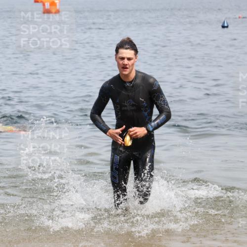 21.06.2025 - 27. Vierlanden-Triathlon Lena Gebhardt http://msf.ph/oto/8037830 15.06.2025 12:08:43 Schwimmen 1034, 1035, 1037, 1038 meine-sportfotos.de