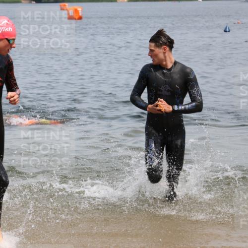 21.06.2025 - 27. Vierlanden-Triathlon Lena Gebhardt http://msf.ph/oto/8037839 15.06.2025 12:08:43 Schwimmen 1034, 1035, 1037, 1038 meine-sportfotos.de