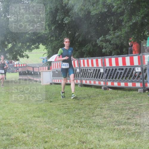 21.06.2025 - 27. Vierlanden-Triathlon KatJ http://msf.ph/oto/8037840 15.06.2025 14:19:29 Ziel 1198, 1200, 1265, 1303 meine-sportfotos.de