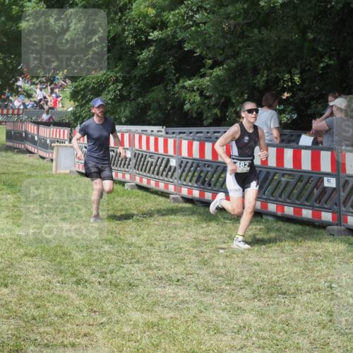 21.06.2025 - 27. Vierlanden-Triathlon KatJ http://msf.ph/oto/8037845 15.06.2025 11:30:59 Schwimmen  meine-sportfotos.de