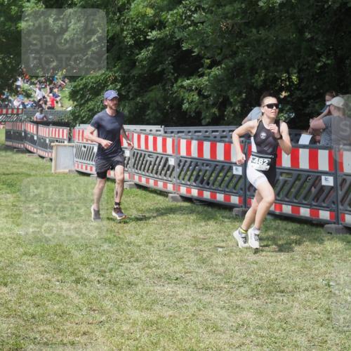 21.06.2025 - 27. Vierlanden-Triathlon KatJ http://msf.ph/oto/8037852 15.06.2025 11:30:59 Schwimmen  meine-sportfotos.de