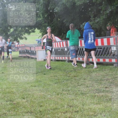 21.06.2025 - 27. Vierlanden-Triathlon KatJ http://msf.ph/oto/8037855 15.06.2025 14:19:31 Ziel 1198, 1200, 1265, 1303 meine-sportfotos.de