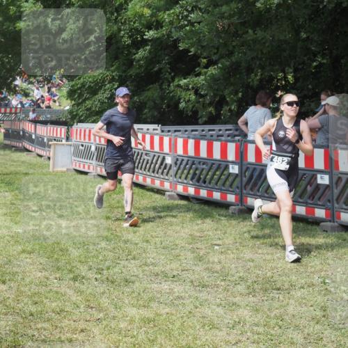 21.06.2025 - 27. Vierlanden-Triathlon KatJ http://msf.ph/oto/8037859 15.06.2025 11:30:59 Schwimmen  meine-sportfotos.de