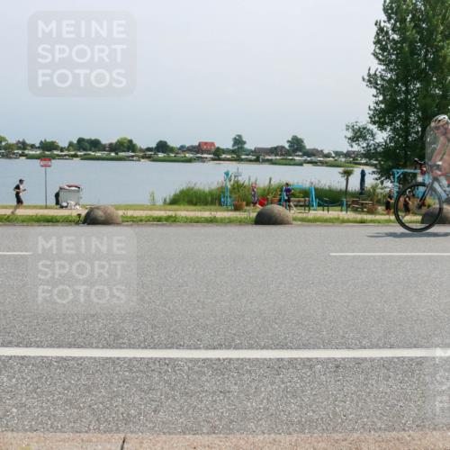 21.06.2025 - 27. Vierlanden-Triathlon H.Heesch http://msf.ph/oto/8037867 15.06.2025 11:47:50 Radfahren 82, 706, 829 meine-sportfotos.de