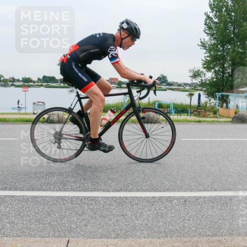 15.06.2025 - 27. Vierlanden-Triathlon H.Heesch http://msf.ph/oto/8037881 15.06.2025 10:54:01 Radfahren 157, 362, 622 meine-sportfotos.de