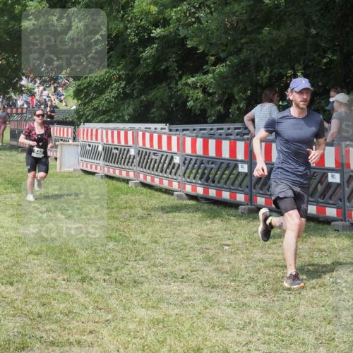 21.06.2025 - 27. Vierlanden-Triathlon KatJ http://msf.ph/oto/8037884 15.06.2025 11:31:01 Schwimmen  meine-sportfotos.de