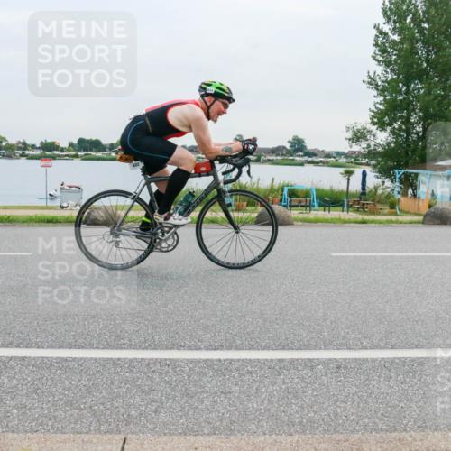 15.06.2025 - 27. Vierlanden-Triathlon H.Heesch http://msf.ph/oto/8037889 15.06.2025 10:54:05 Radfahren 69, 85, 157, 362, 509, 565, 622 meine-sportfotos.de