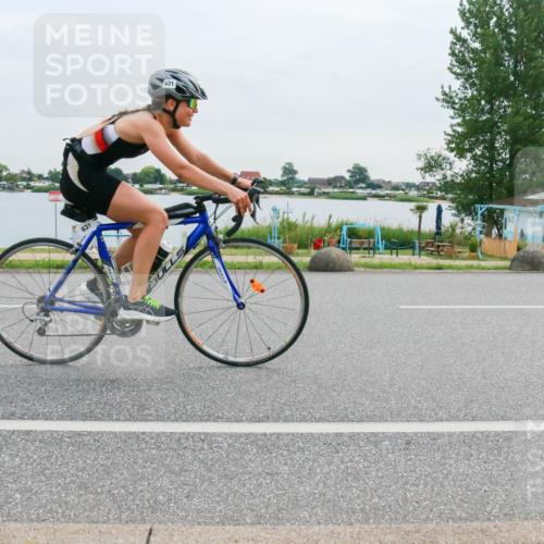 15.06.2025 - 27. Vierlanden-Triathlon H.Heesch http://msf.ph/oto/8037926 15.06.2025 10:54:11 Radfahren 69, 565, 585, 631 meine-sportfotos.de