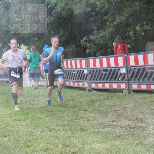 21.06.2025 - 27. Vierlanden-Triathlon KatJ http://msf.ph/oto/8037927 15.06.2025 14:19:34 Ziel 1198, 1200, 1265, 1303 meine-sportfotos.de