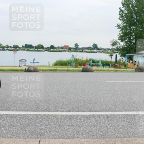 15.06.2025 - 27. Vierlanden-Triathlon H.Heesch http://msf.ph/oto/8037929 15.06.2025 10:54:12 Radfahren 69, 565, 585, 631 meine-sportfotos.de