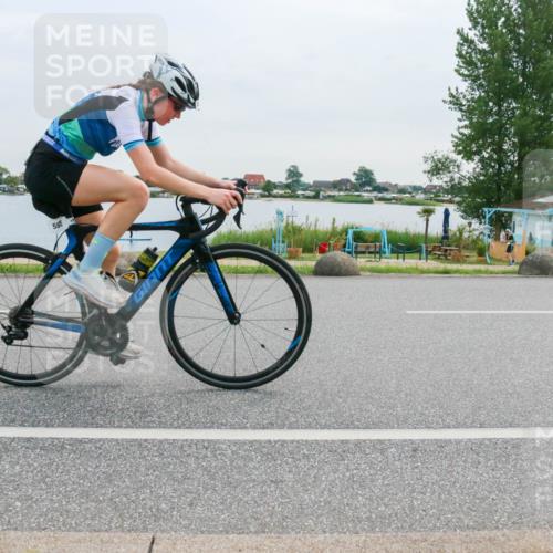 15.06.2025 - 27. Vierlanden-Triathlon H.Heesch http://msf.ph/oto/8037932 15.06.2025 10:54:12 Radfahren 69, 565, 585, 631 meine-sportfotos.de
