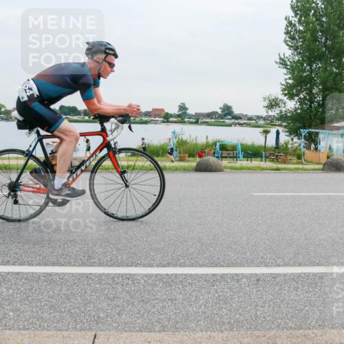 15.06.2025 - 27. Vierlanden-Triathlon H.Heesch http://msf.ph/oto/8037942 15.06.2025 10:54:18 Radfahren 317, 454, 540, 570 meine-sportfotos.de