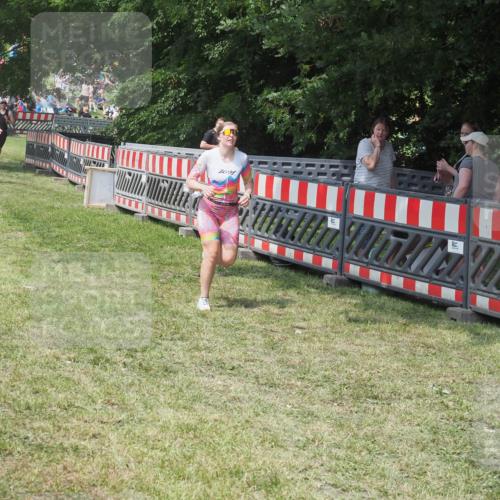 21.06.2025 - 27. Vierlanden-Triathlon KatJ http://msf.ph/oto/8037943 15.06.2025 11:31:08 Schwimmen  meine-sportfotos.de