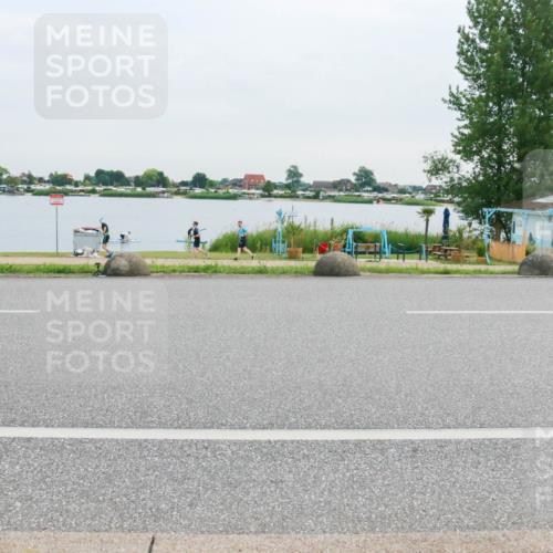 15.06.2025 - 27. Vierlanden-Triathlon H.Heesch http://msf.ph/oto/8037945 15.06.2025 10:54:18 Radfahren 317, 454, 540, 570 meine-sportfotos.de