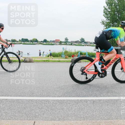 15.06.2025 - 27. Vierlanden-Triathlon H.Heesch http://msf.ph/oto/8037949 15.06.2025 10:54:19 Radfahren 317, 454, 540, 570 meine-sportfotos.de