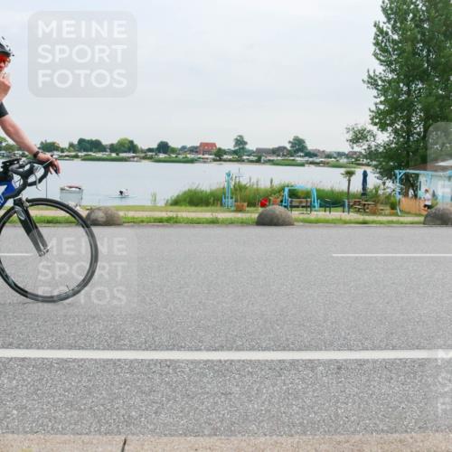 15.06.2025 - 27. Vierlanden-Triathlon H.Heesch http://msf.ph/oto/8037955 15.06.2025 10:54:25 Radfahren 123, 635 meine-sportfotos.de