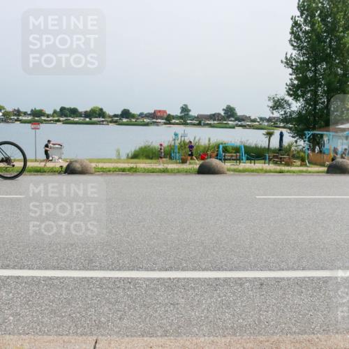 21.06.2025 - 27. Vierlanden-Triathlon H.Heesch http://msf.ph/oto/8037957 15.06.2025 11:47:51 Radfahren 82, 706, 829 meine-sportfotos.de