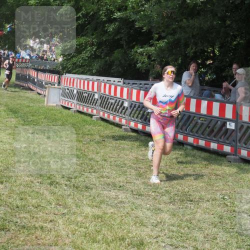 21.06.2025 - 27. Vierlanden-Triathlon KatJ http://msf.ph/oto/8037973 15.06.2025 11:31:09 Schwimmen  meine-sportfotos.de