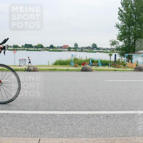15.06.2025 - 27. Vierlanden-Triathlon H.Heesch http://msf.ph/oto/8037985 15.06.2025 10:54:45 Radfahren 90 meine-sportfotos.de