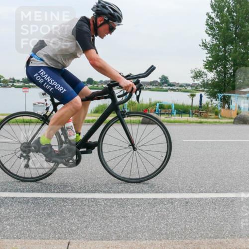 15.06.2025 - 27. Vierlanden-Triathlon H.Heesch http://msf.ph/oto/8037993 15.06.2025 10:54:45 Radfahren 90 meine-sportfotos.de