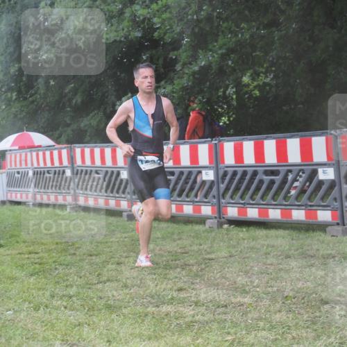 21.06.2025 - 27. Vierlanden-Triathlon KatJ http://msf.ph/oto/8038005 15.06.2025 14:19:55 Ziel 1232, 1310 meine-sportfotos.de