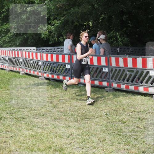21.06.2025 - 27. Vierlanden-Triathlon KatJ http://msf.ph/oto/8038015 15.06.2025 11:31:20 Schwimmen  meine-sportfotos.de