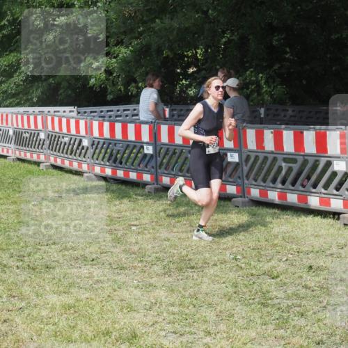 21.06.2025 - 27. Vierlanden-Triathlon KatJ http://msf.ph/oto/8038020 15.06.2025 11:31:20 Schwimmen  meine-sportfotos.de