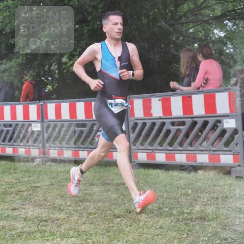 21.06.2025 - 27. Vierlanden-Triathlon KatJ http://msf.ph/oto/8038025 15.06.2025 14:19:56 Ziel 1232, 1310 meine-sportfotos.de