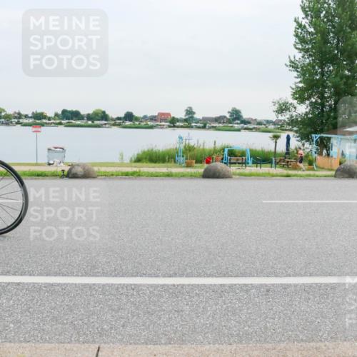 15.06.2025 - 27. Vierlanden-Triathlon H.Heesch http://msf.ph/oto/8038028 15.06.2025 10:55:05 Radfahren 8, 546, 605, 608 meine-sportfotos.de
