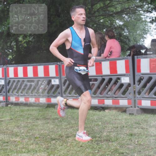 21.06.2025 - 27. Vierlanden-Triathlon KatJ http://msf.ph/oto/8038032 15.06.2025 14:19:56 Ziel 1232, 1310 meine-sportfotos.de