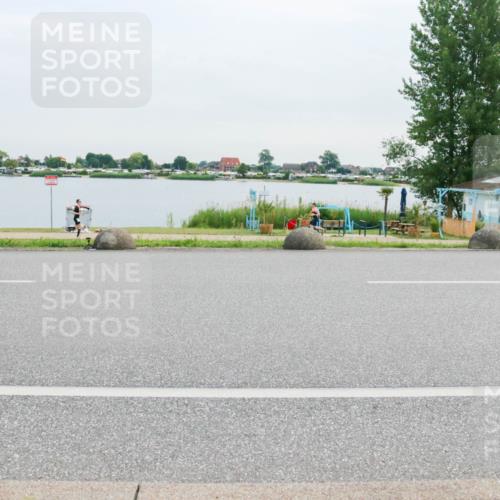 15.06.2025 - 27. Vierlanden-Triathlon H.Heesch http://msf.ph/oto/8038036 15.06.2025 10:55:06 Radfahren 546, 605, 608 meine-sportfotos.de